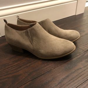 Gap booties